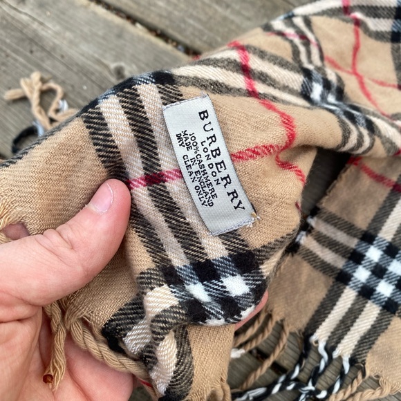 Lot of 3 Burberry Novacheck Scarves, Hats - Picture 6 of 6